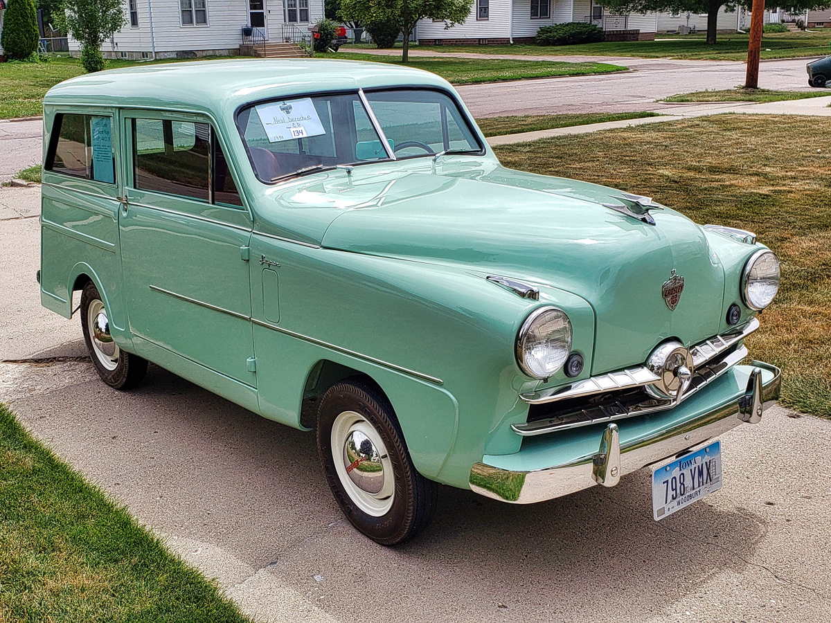 CD134 - Neil Derochie(IA) 1951 Wagon.jpeg